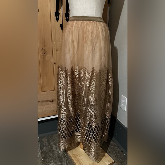 Vintage Lace Hollow-Out A-Line Elegant Cream and Gold Women's Skirt - Picture 4 of 8